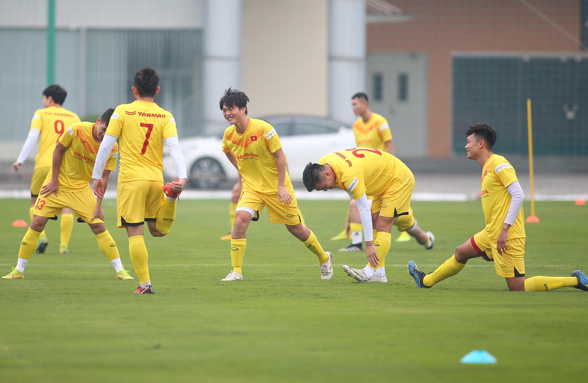 Các tuyển thủ trong buổi tập chiều 7-12