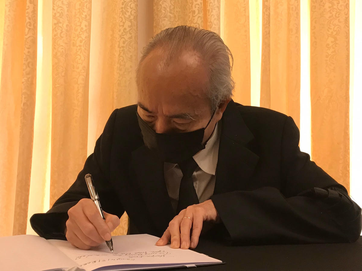 Ông Huỳnh Đảm, nguyên Chủ tịch Ủy ban TƯ MTTQVN viết lời xúc động tiễn biệt đồng chí Lê Khả Phiêu.