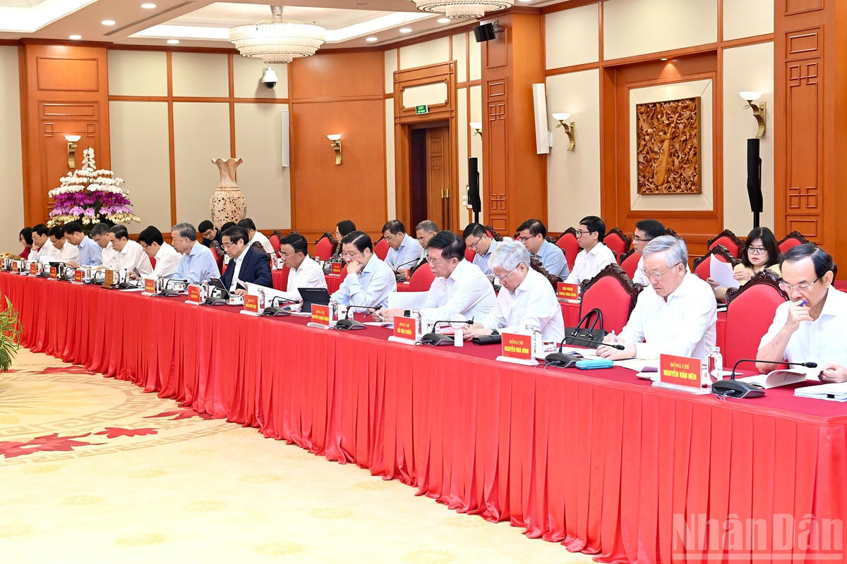 Tổng Bí thư Tô Lâm chủ trì cuộc làm việc của Bộ Chính trị với Ban Thường vụ Đảng ủy Công an Trung ương- Ảnh 4.