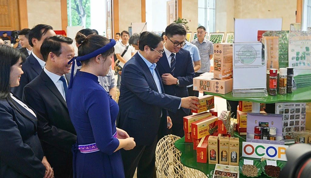 Gian hàng trưng bày sản phẩm OCOP Quảng Ninh tại Hội nghị toàn quốc tổng kết Chương trình mục tiêu quốc gia xây dựng Nông thôn mới giai đoạn 2021-2025, do Thủ tướng Phạm Minh Chính chủ trì. Ảnh: Công ty CP Thương mại và Dịch vụ Bình Liêu cung cấp.