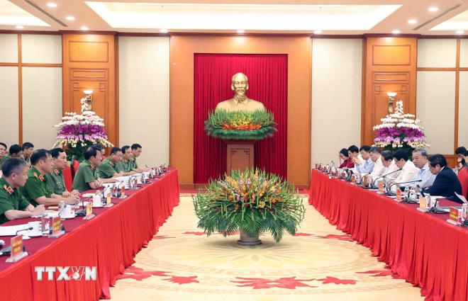 Tổng Bí thư Tô Lâm phát biểu. (Ảnh: Thống Nhất/TTXVN) ttxvn-tong-bi-thu-to-lam-chu-tri-cuoc-lam-viec-cua-bo-chinh-tri-voi-ban-thuong-vu-dang-uy-cong-an-trung-uong-8262565-4.jpg