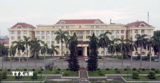 Trung tâm Xúc tiến đầu tư và Hỗ trợ doanh nghiệp tỉnh Phú Thọ được giao quản lý trụ sở Ủy ban Nhân dân tỉnh Vĩnh Phúc (cũ) – nơi hiện đang được nhiều đơn vị cùng sử dụng. (Ảnh: Hoàng Hùng/TTXVN) ttxvn-0608-tai-san-cong.jpg