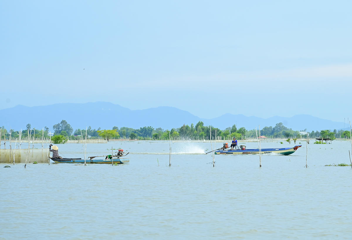Nhờ đẩy mạnh công tác tuyên truyền, tuần tra, kiểm soát biên giới, số lượng tội phạm buôn lậu giảm, không còn xảy ra điểm nóng trên địa bàn đồn biên phòng Vĩnh Ngươn phụ trách. Ảnh Nguyễn Minh. 