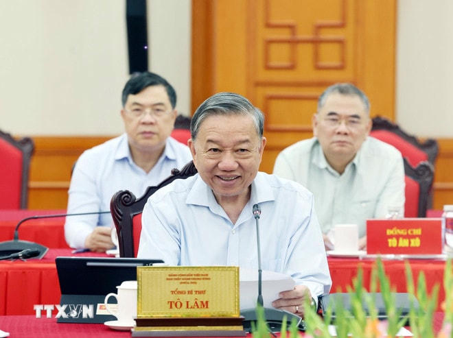 Tổng Bí thư Tô Lâm phát biểu. (Ảnh: Thống Nhất/TTXVN) ttxvn-tong-bi-thu-to-lam-chu-tri-cuoc-lam-viec-cua-bo-chinh-tri-voi-ban-thuong-vu-dang-uy-cong-an-trung-uong-8262565-5.jpg
