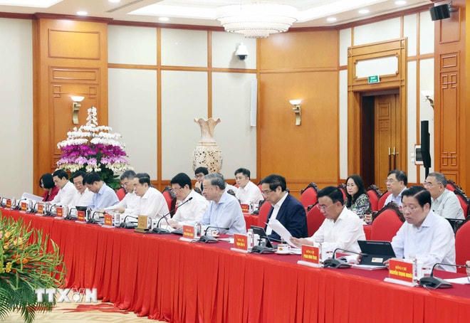 Tổng Bí thư Tô Lâm phát biểu. (Ảnh: Thống Nhất/TTXVN) ttxvn-tong-bi-thu-to-lam-chu-tri-cuoc-lam-viec-cua-bo-chinh-tri-voi-ban-thuong-vu-dang-uy-cong-an-trung-uong-8262565-2.jpg