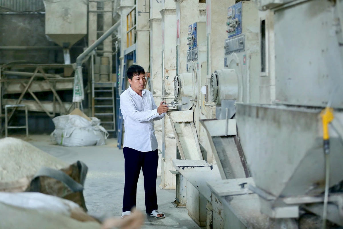 Từ vốn liếng tích cóp từ nghề buôn lợn, ông Thẩn m