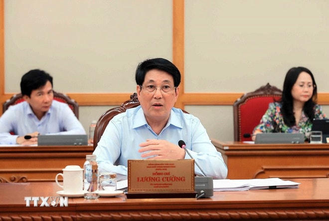 Ủy viên Bộ Chính trị, Chủ tịch nước Lương Cường chủ trì buổi làm việc. (Ảnh: An Đăng/TTXVN) ttxvn-chu-tich-nuoc-lam-viec-voi-ban-thuong-vu-tinh-uy-phu-tho-4.jpg