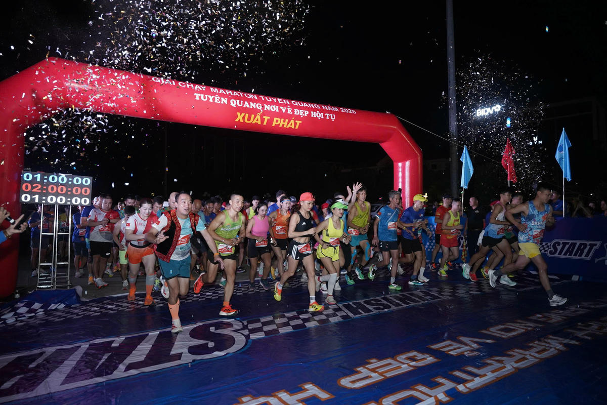 Hàng trăm vận động viên "tranh tài" từ lúc sáng sớm. Ảnh: Đ.S.