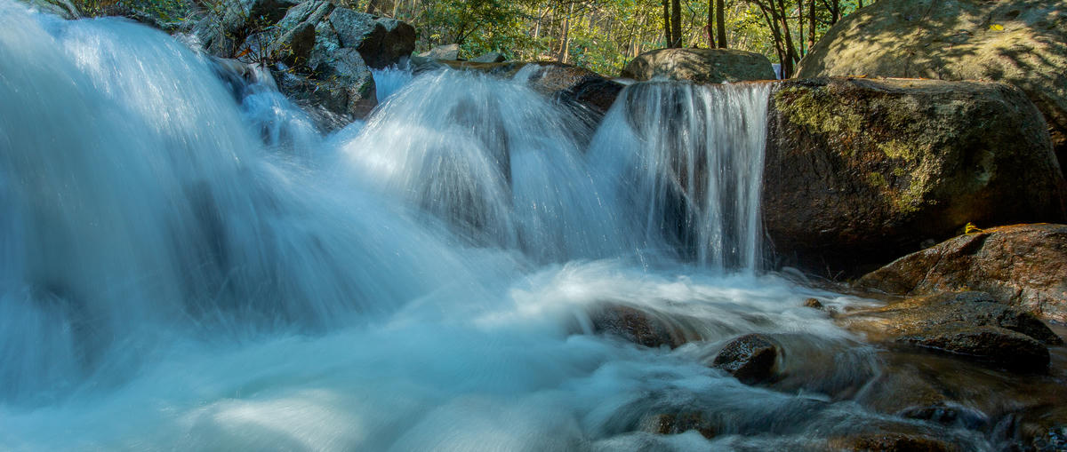 Một góc khu vực Suối Đá bán đảo Sơn Trà. Ảnh: Nguyễn Quang.
