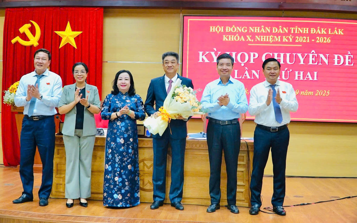 Ông Từ Thái Giang - Bí thư Đảng ủy, Chủ tịch HĐND phường Buôn Ma Thuột - giữ chức Phó Chủ tịch HĐND tỉnh Đắk Lắk. Ảnh: TN.