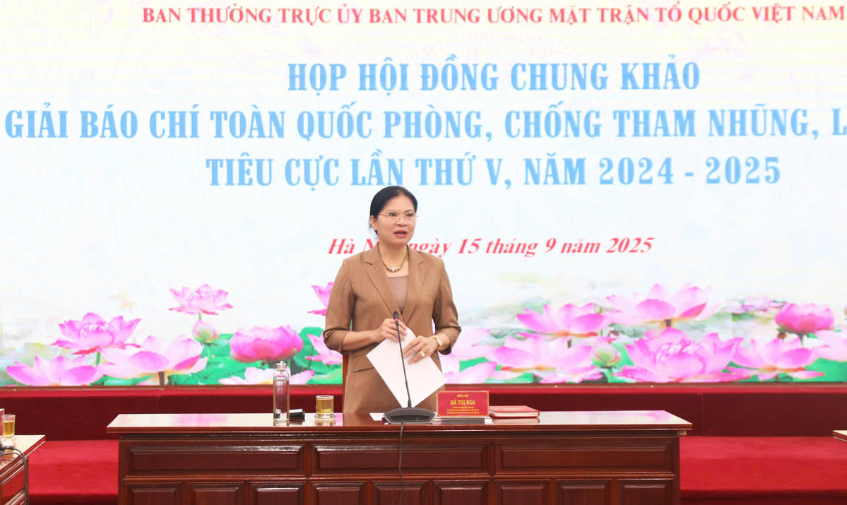Phó Chủ tịch UBTƯ MTTQ Việt Nam Hà Thị Nga phát biểu tại cuộc họp. Ảnh: Tiến Đạt.