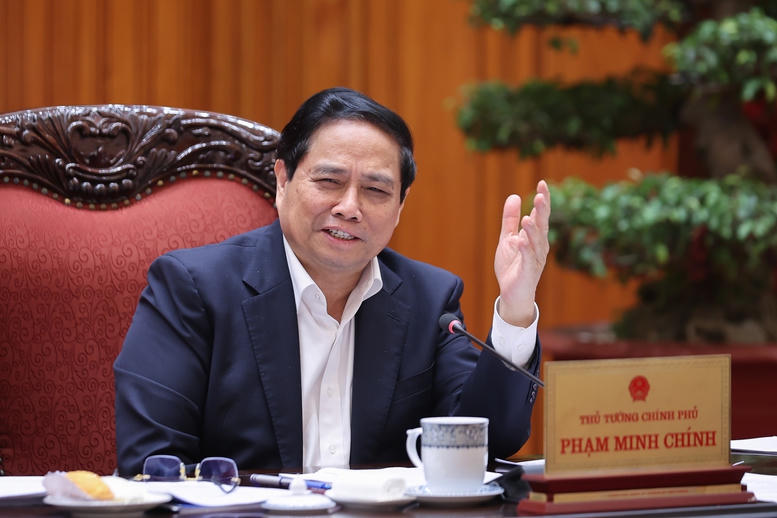 Thủ tướng Phạm Minh Chính nhấn mạnh, nhiệm vụ trọng tâm từ nay đến cuối năm 2025 là tiếp tục rà soát, tập trung nguồn lực, tháo gỡ mọi khó khăn, vướng mắc để hoàn thành, thông toàn tuyến cao tốc từ Cao Bằng tới Cà Mau. Ảnh: VGP/Nhật Bắc.