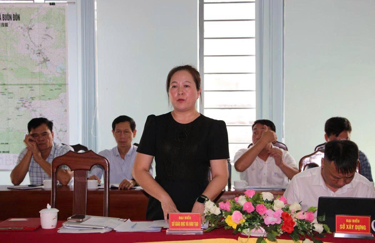 Phó Giám đốc Sở Giáo dục và Đào tạo Lê Thị Kim Oanh tham gia ý kiến tại hội nghị. Ảnh: TT.