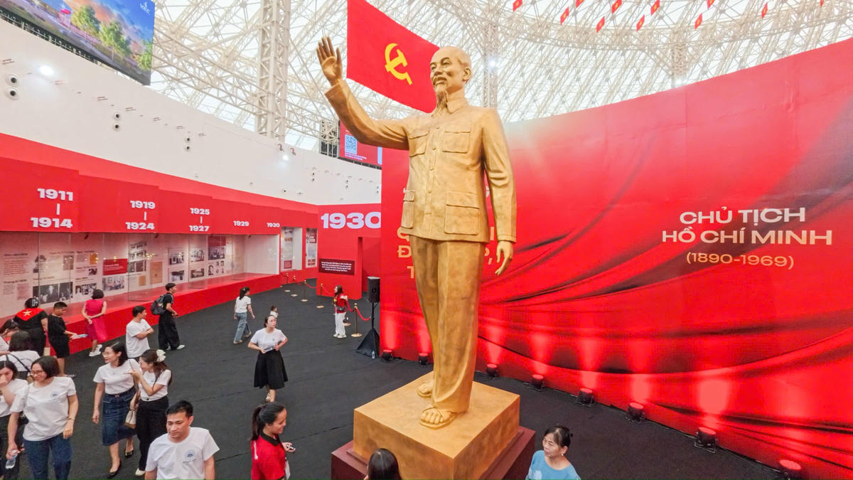 Thành công của triển lãm không chỉ ở con số kỷ lục, mà ở việc khơi dậy niềm tự hào, khẳng định vị thế quốc gia, nuôi dưỡng khát vọng vươn lên. Ảnh: Quang Vinh.