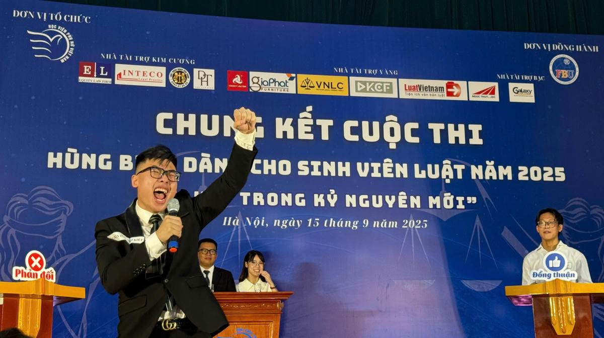 Thí sinh dự thi chung kết cuộc thi Hùng biện dành cho sinh viên Luật năm 2025. Ảnh: N.H.