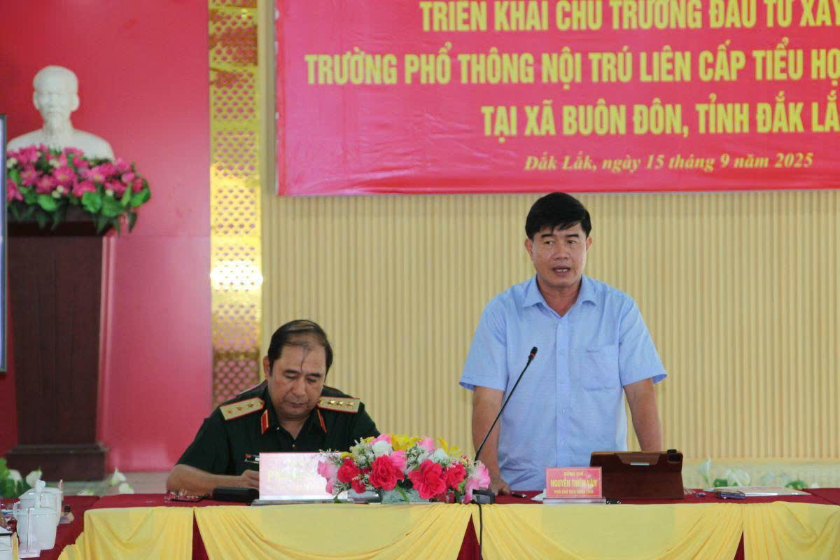 Phó Chủ tịch UBND tỉnh Nguyễn Thiên Văn phát biểu tại hội nghị. Ảnh:TT.