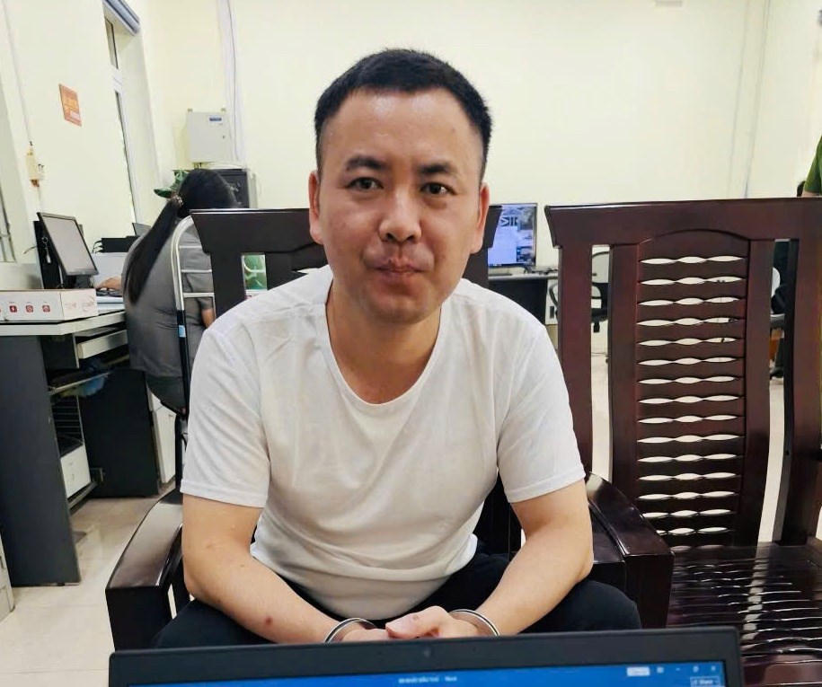 Đối tượng Phạm Văn Nhất tại cơ quan công an. Ảnh: Công an TP Hải Phòng.