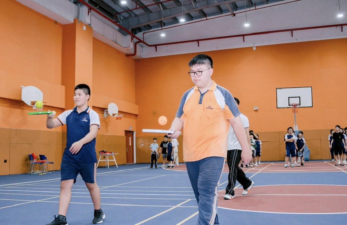 Một giờ giáo dục thể chất của học sinh Trường Phổ thông liên cấp Phenika (Hà Nội). Ảnh: NTCC