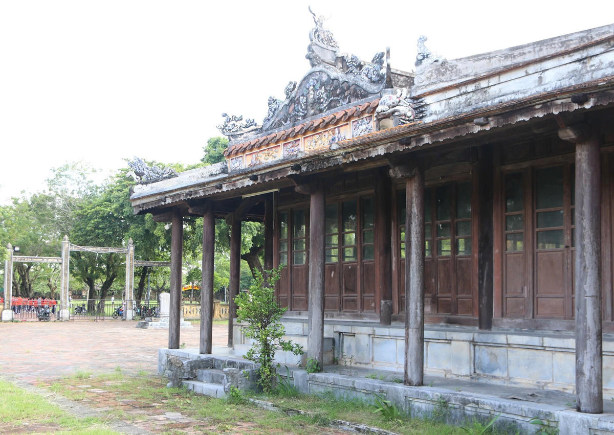 Theo Trung tâm Bảo tồn Di tích Cố đô Huế, Quốc Tử Giám là một trong những di tích đặc biệt quý hiếm của Huế và của cả Việt Nam hiện nay, bởi đây là trường Đại học duy nhất trong thời phong kiến còn tồn tại ở nước ta. Về mặt lịch sử, Quốc Tử Giám là đại diện phản ánh diện mạo của một trường đại học thời phong kiến, đồng thời minh chứng cho tư tưởng coi trọng học hành của triều Nguyễn nói riêng và các triều đại Việt Nam nói chung. Ảnh: N.Q.