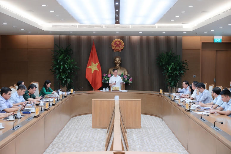 Phó Thủ tướng Hồ Đức Phớc: Sửa đổi Nghị định số 85/2025/NĐ-CP phải phù hợp với cơ cấu bộ máy hành chính mới; khắc phục các vướng mắc phát sinh trong thực tiễn. Ảnh: VGP/Trần Mạnh.