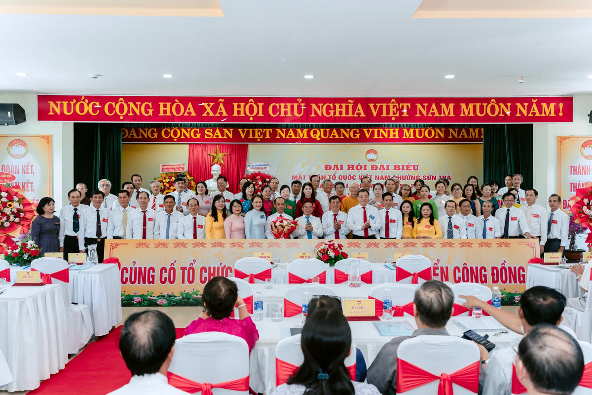 Đại hội cũng đã hiệp thương cử 63 người là Ủy viên Ủy ban Mặt trận Tổ quốc Việt Nam phường Sơn Trà khóa I. Ảnh: Quang Học.