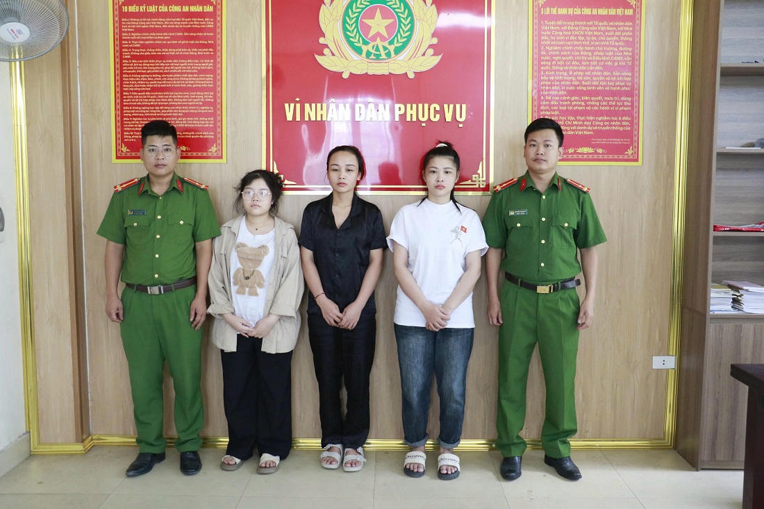 Các đối tượng Vi Thị Lan, Lô Thị Vuông và Lô Thị Nhâm tại Cơ quan Công an. Ảnh: Công an tỉnh Nghệ An.