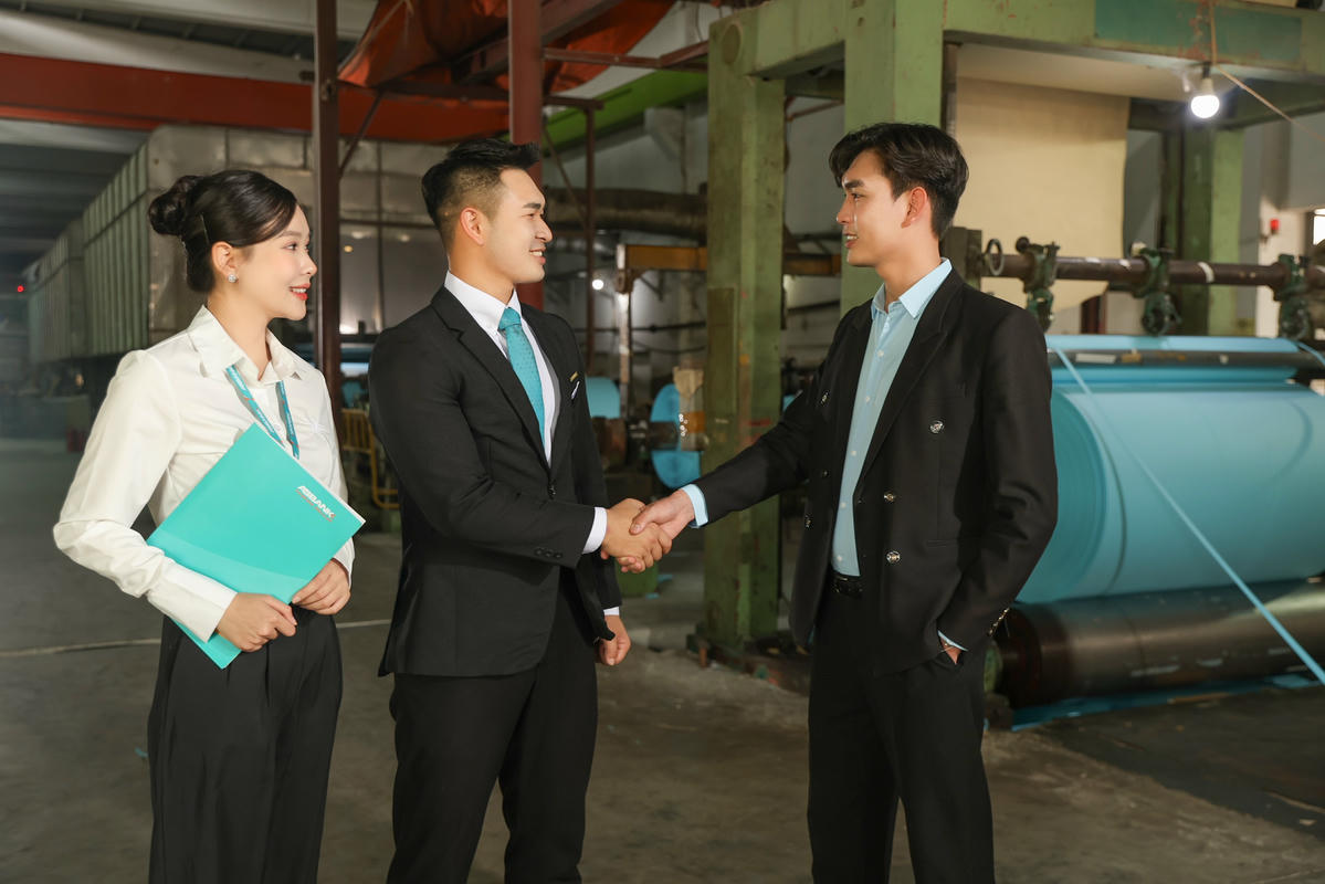 ABBANK cung cấp giải pháp tài chính cho doanh nghiệp dệt may.