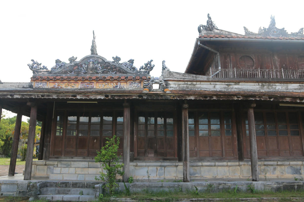 Trong nhiều năm một phần của di tích Quốc Tử Giám được Bảo tàng Lịch sử và Cách mạng Thừa Thiên Huế (nay là Bảo tàng Lịch sử Thừa Thiên Huế) sử dụng làm trụ sở và  nơi trưng bày, lưu giữ khoảng 32.000 hiện vật. Ảnh: N.Q.