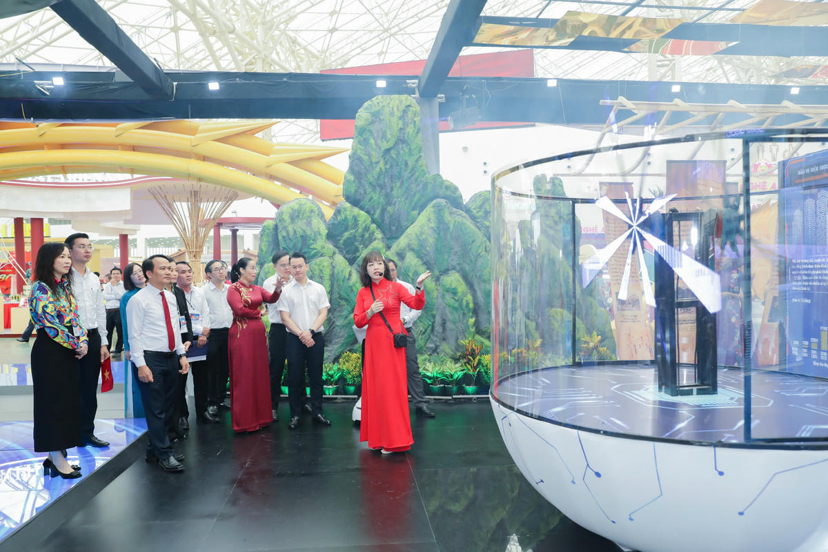 Không gian trưng bày TP Đà Nẵng đạt giải “tiêu biểu” tại Triển lãm thành tựu Không gian trưng bày TP Đà Nẵng đạt giải “tiêu biểu” tại Triển lãm thành tựu