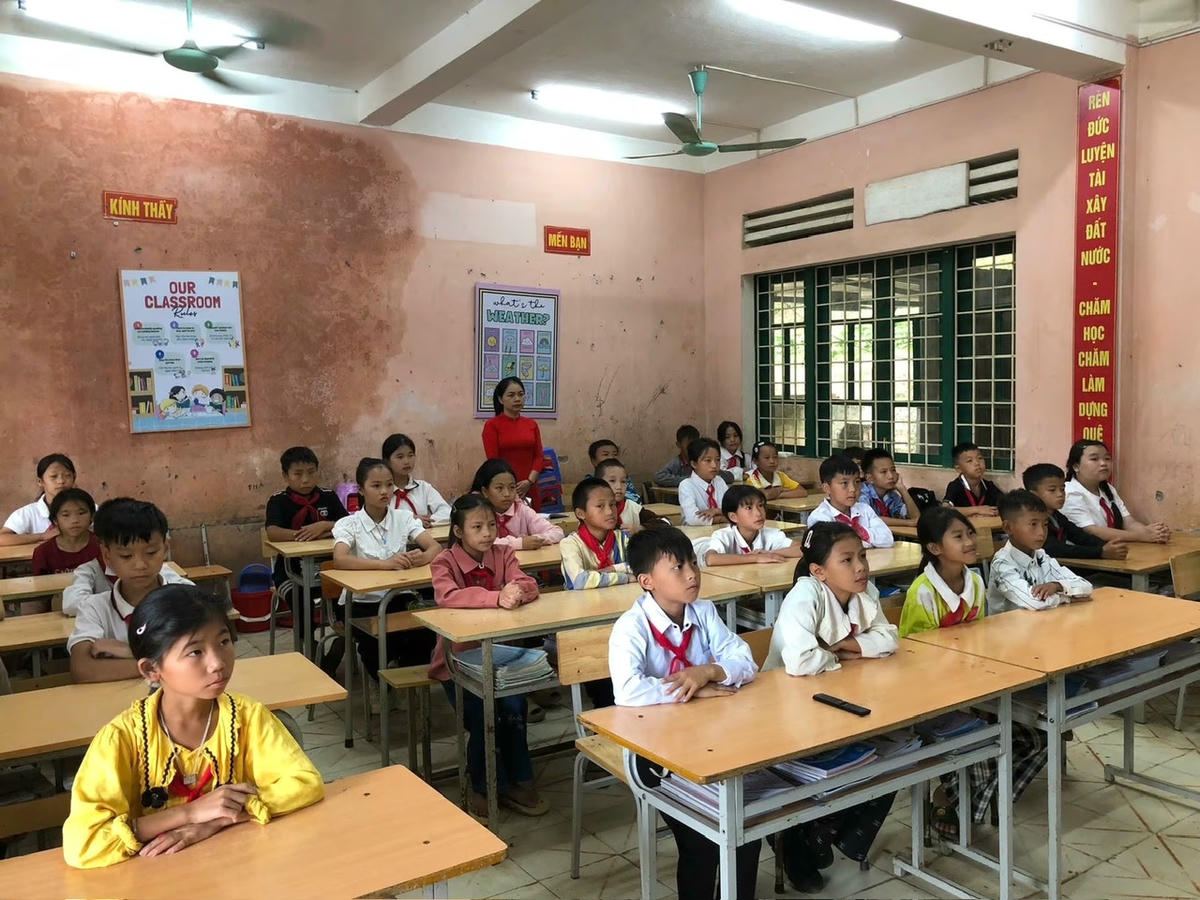 Thủ tướng Chính phủ yêu cầu Bộ Giáo dục và Đào tạo hướng dẫn các địa phương tổ chức thực hiện chủ trương miễn học phí, hỗ trợ bữa ăn trưa cho học sinh. Ảnh: Quang Vinh.