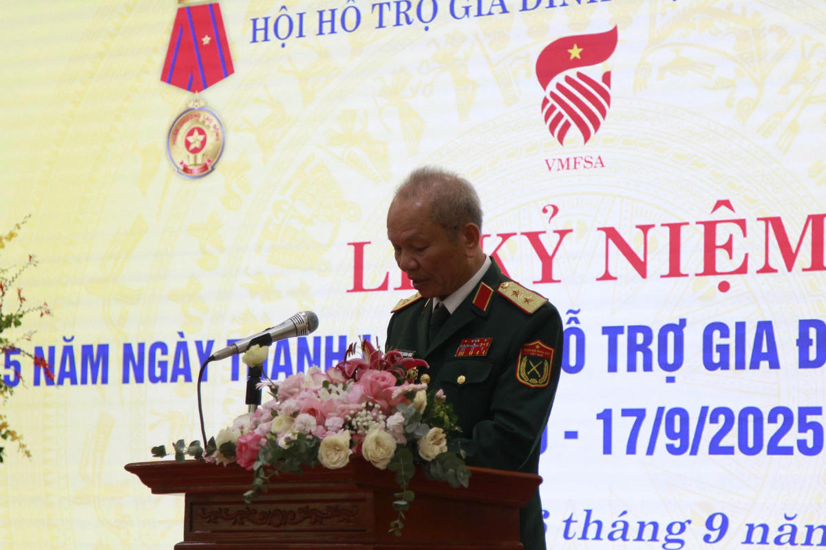 Trung tướng Hoàng Khánh Hưng phát biểu. Ảnh: N. P