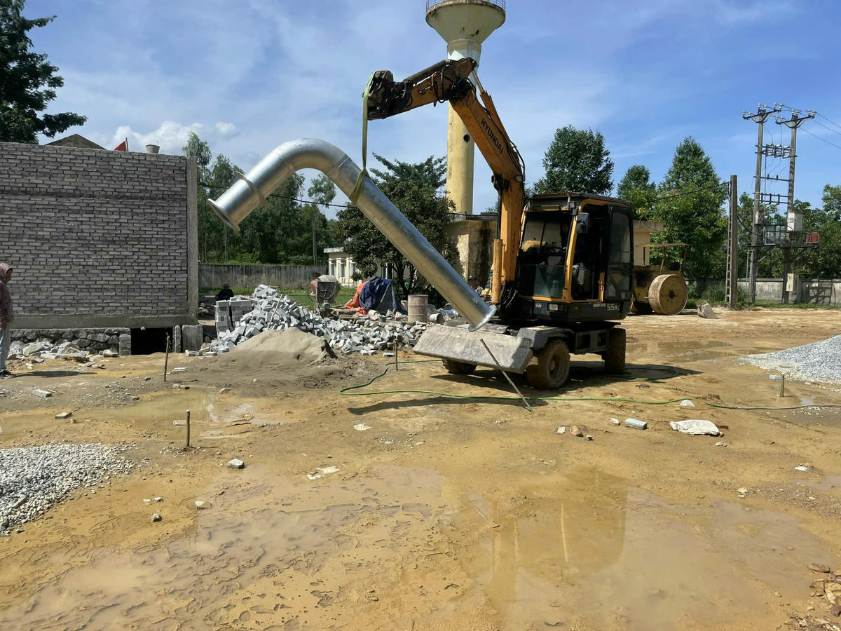 Hà Tĩnh tập trung đẩy nhanh thi công các dự án cấp nước sạch từ nguồn xây dựng nông thôn mới. Ảnh: H.N