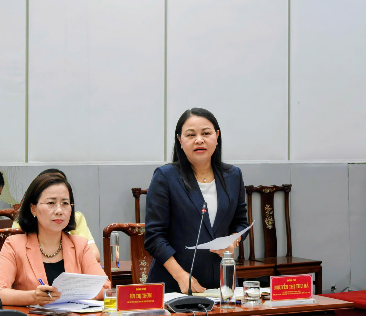 Ủy viên Trung ương Đảng, Phó Chủ tịch - Tổng Thư ký Ủy ban Trung ương MTTQ Việt Nam Nguyễn Thị Thu Hà phát biểu tại Hội nghị. Ảnh: Văn Hoa.