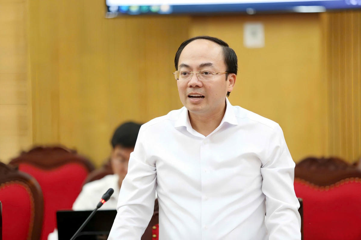 Phó Bí thư Thường trực Tỉnh ủy Thái Nguyên Nguyễn Đăng Bình thông tin về công tác chuẩn bị Đại hội Đảng bộ tỉnh lần thứ I. Ảnh: Toán Nguyễn.