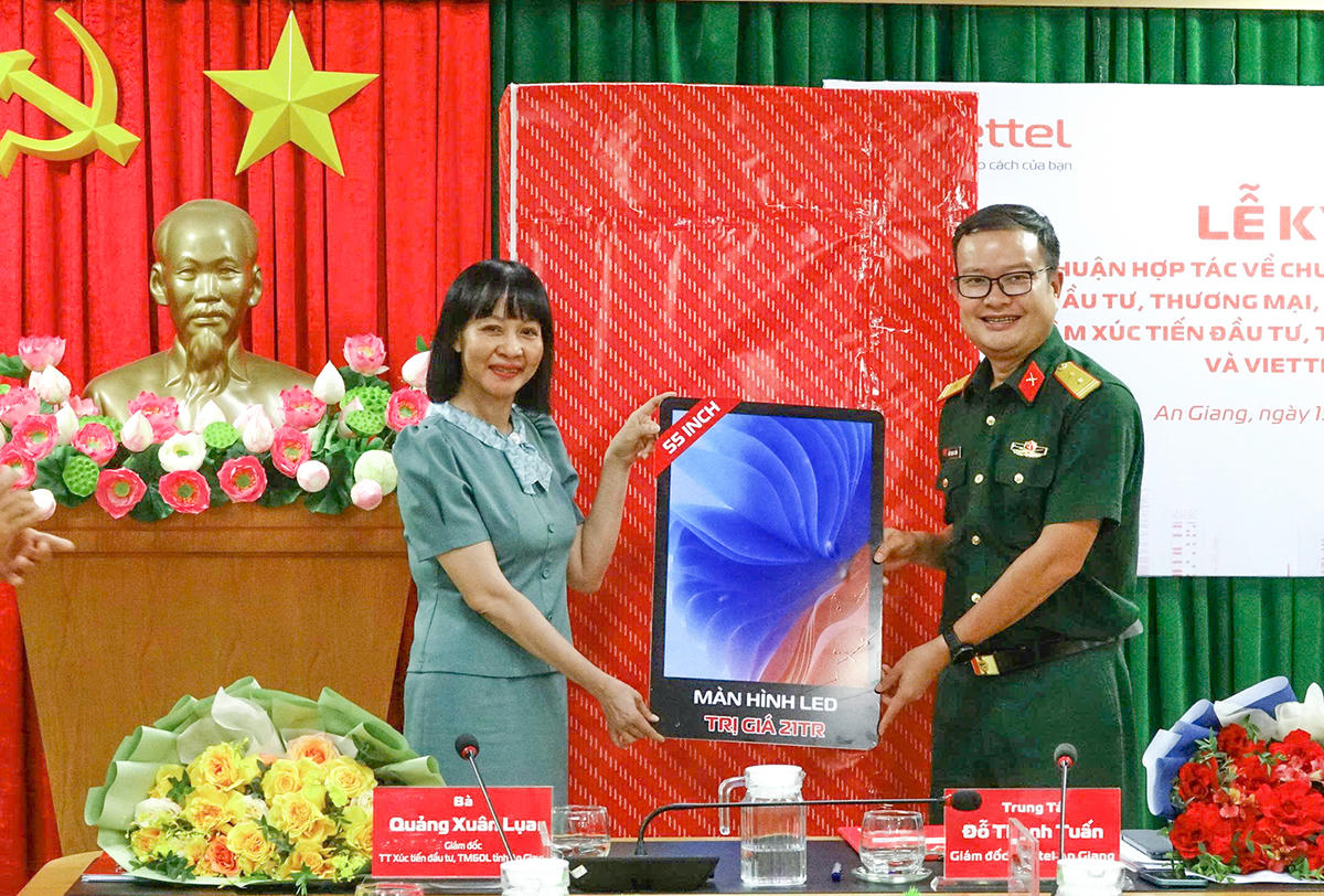 Các giải pháp công nghệ sẽ được triển khai trên 5 lĩnh vực trọng điểm: Hạ tầng số và viễn thông, công nghệ phục vụ xúc tiến, dữ liệu và quản lý, truyền thông - quảng bá, an toàn - bảo mật. Ảnh Nguyễn Minh.