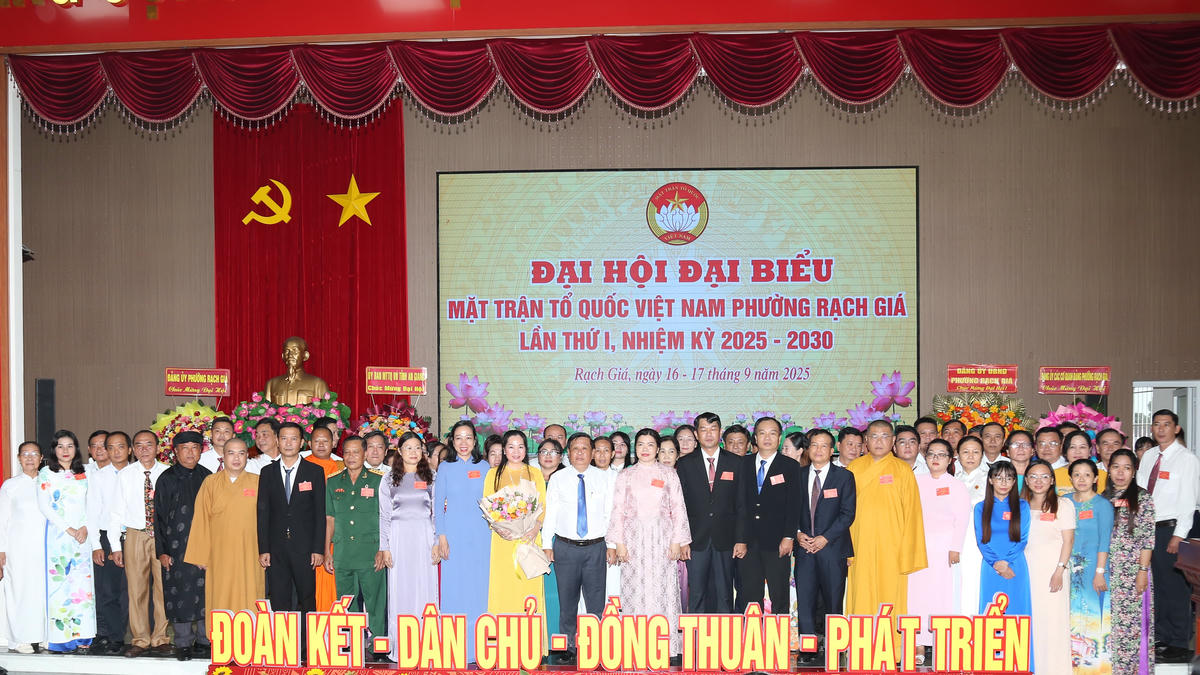 Ủy ban MTTQ Việt Nam phường Rạch Giá khóa I, nhiệm kỳ 2025-2030. (ảnh: Thanh Tiến)