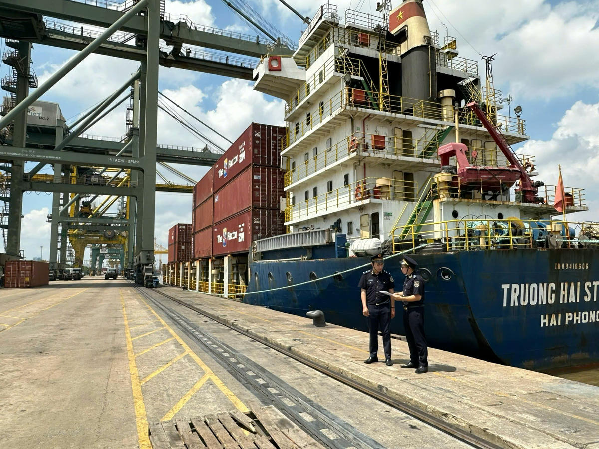 Logistics trên địa bàn TPHCM đang hướng đến phát triển xanh và ứng dụng công nghệ.