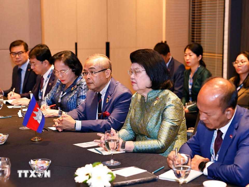 Chủ tịch Quốc hội Campuchia Samdech Maha Rathsaphethika Thipadei Khuon Sudary phát biểu. (Ảnh: Doãn Tấn/TTXVN)