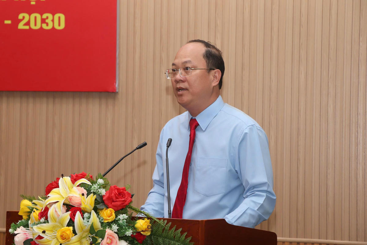 Bí thư Tỉnh ủy Cà Mau Nguyễn Hồ Hải phát biểu tại hội nghị. Ảnh: Nguyên Du