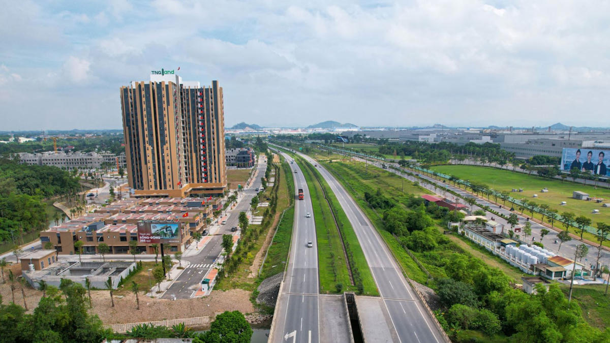 Thái Nguyên gắn biển 21 công trình, dự án trọng điểm chào mừng Đại hội Đảng