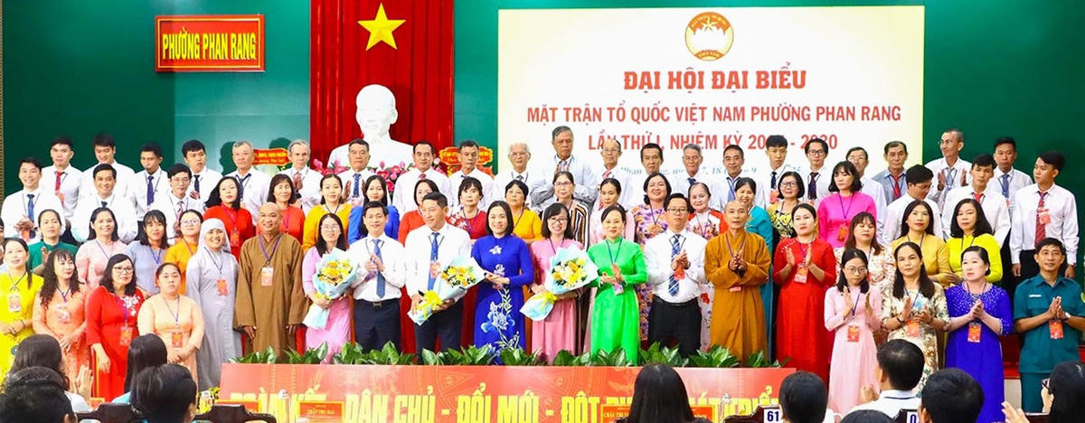 Ủy ban MTTQ Việt Nam phường Phan Rang khóa I, nhiệm kỳ 2025 – 2030 ra mắt Đại hội. (Ảnh A.T)
