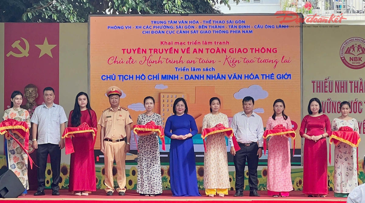 TP Hồ Chí Minh: Khai mạc triển lãm tranh tuyên truyền về an toàn giao thông