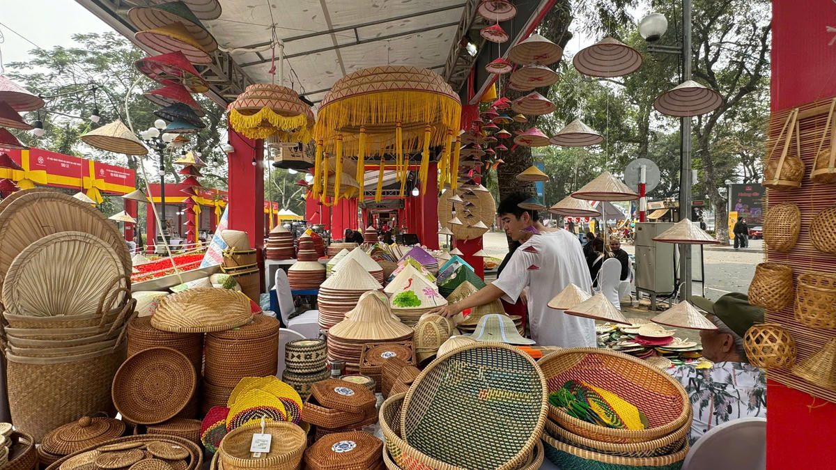 Sản phẩm mây tre đan của làng Chuông (Hà Nội). Ảnh: Lê Minh.