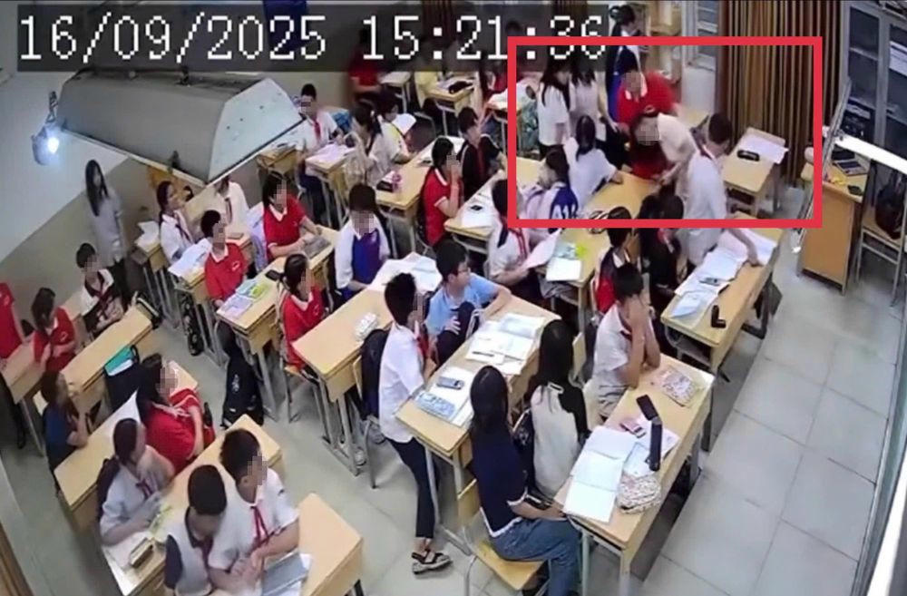 Học sinh túm tóc cô giáo, vụ việc xảy ra tại Trường THCS Đại Kim (Hà Nội). Ảnh chụp màn hình.