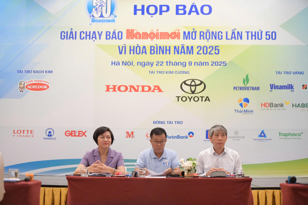 Bna tổ chức thông tin về Giải Giải chạy Báo Hànộimới. Ảnh: P. Sỹ.