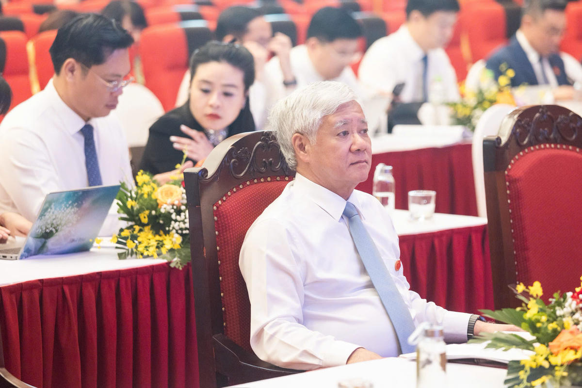 Đồng chí Đỗ Văn Chiến, Ủy viên Bộ Chính trị, Bí thư Trung ương Đảng, Bí thư Đảng ủy MTTQ, các đoàn thể Trung ương, Chủ tịch UBTƯ MTTQ Việt Nam dự tổ thảo luận số 1. Ảnh: Quang Vinh.