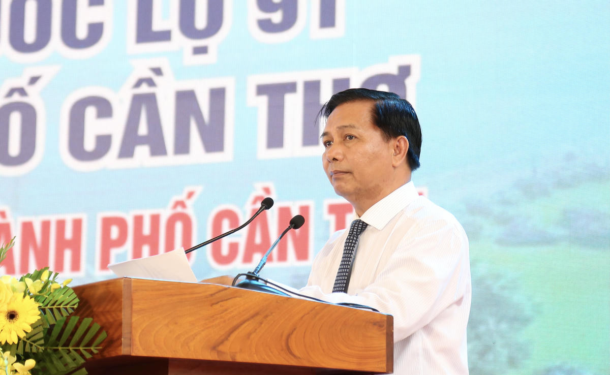 Chủ tịch UBND TP Cần Thơ Trần Văn Lâu phát biểu tại Lễ khởi công.