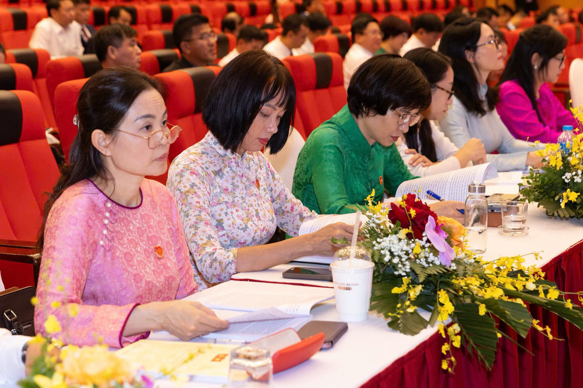 Các đại biểu tại tổ thảo luận số 1. Ảnh: Quang Vinh.