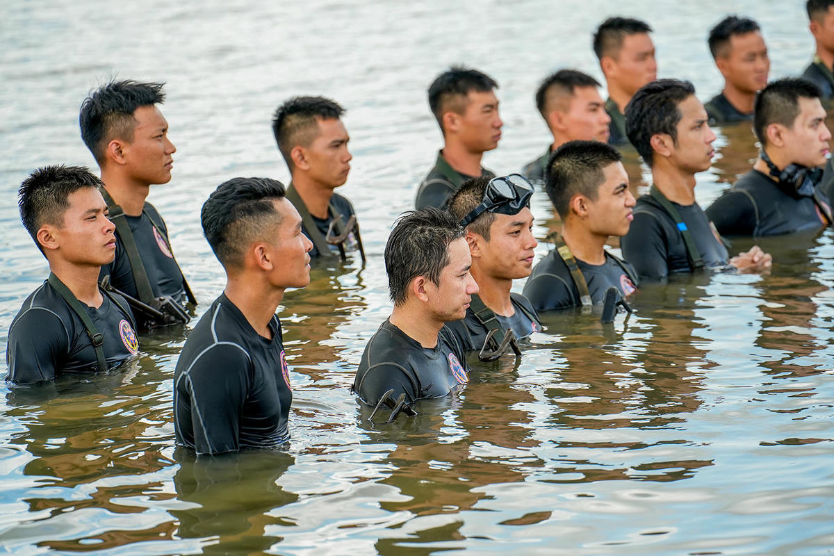 Ý chí và tinh thần đồng đội đã giúp các nghệ sĩ nhập vai vượt qua giới hạn của chính mình. Ảnh: H.A.