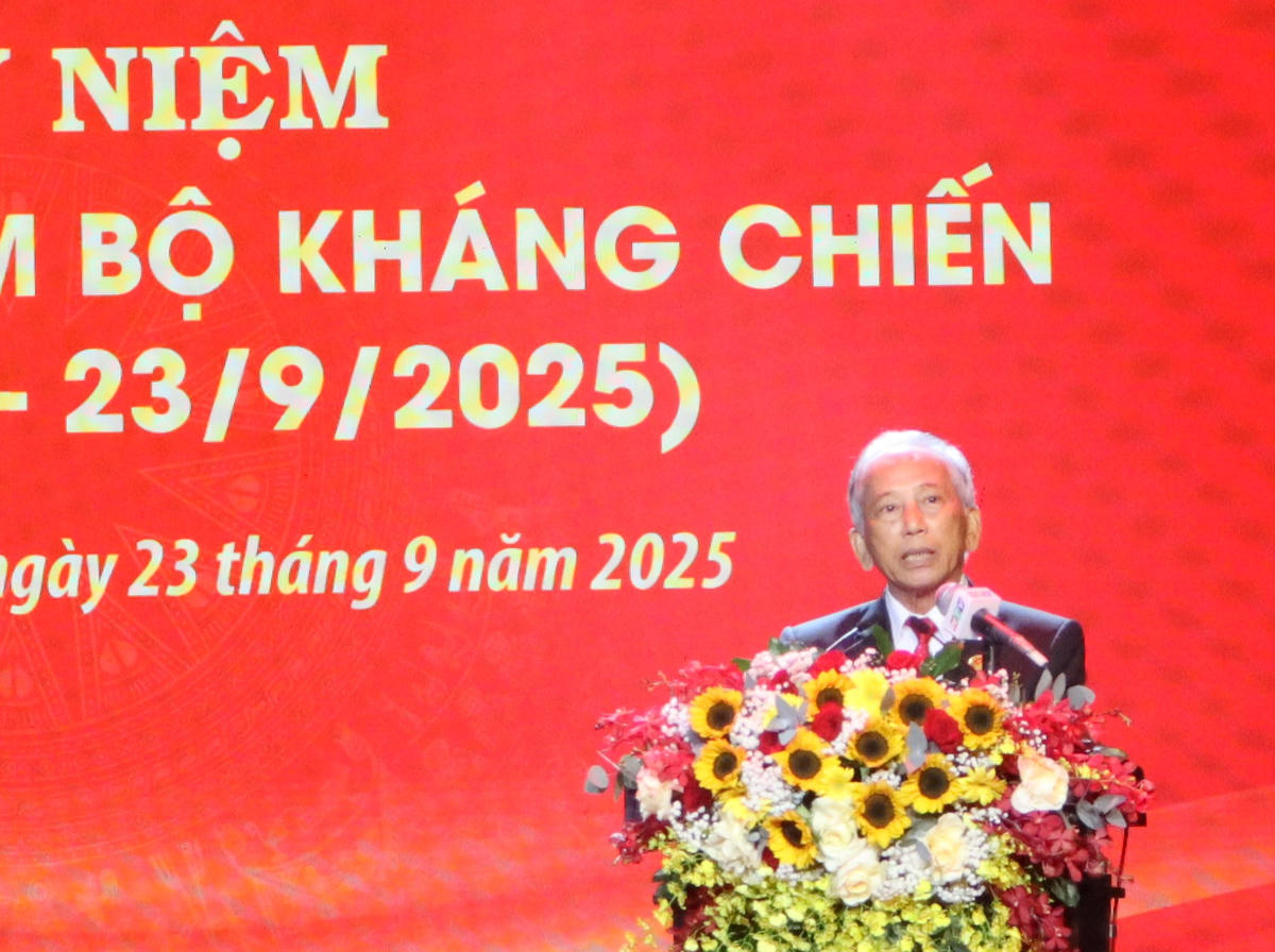 Ông Dương Quan Hà - Chủ nhiệm Câu lạc bộ truyền thống kháng chiến TP Hồ Chí Minh phát biểu tại Lễ kỷ niệm. Ảnh: Hồng Phúc.